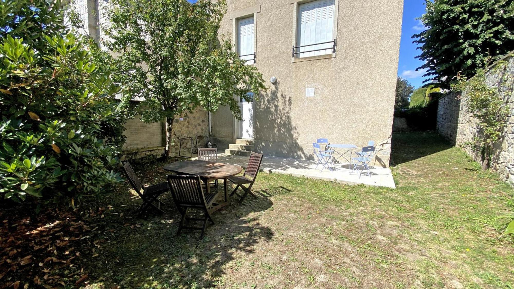 La Maison Janisse - En Centre-ville Avec Jardin Holiday home