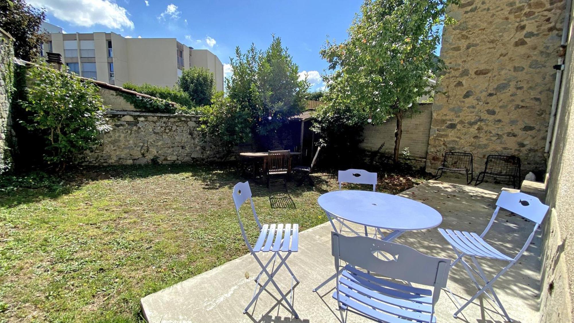 La Maison Janisse - En Centre-ville Avec Jardin *